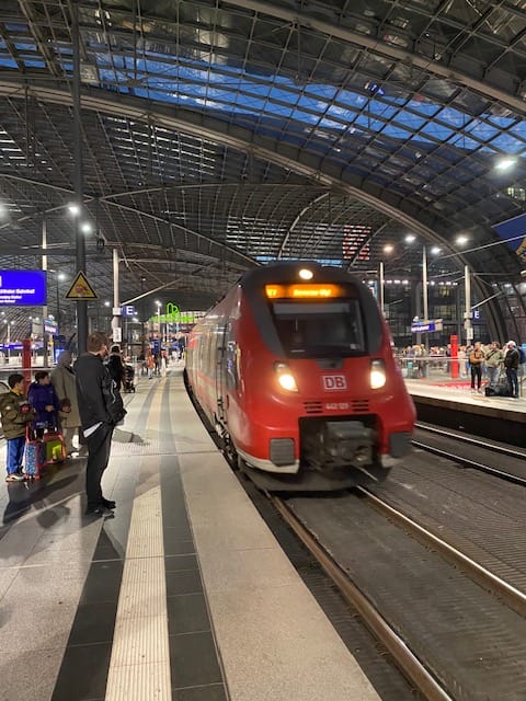 GERMANY | Bodycams for train guards and other public-facing staff at Deutsche Bahn after deadly attack